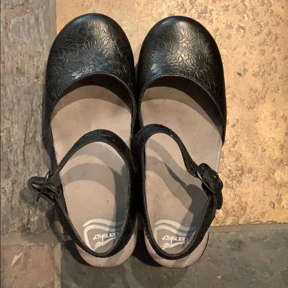 [Dansko] strappy clog
